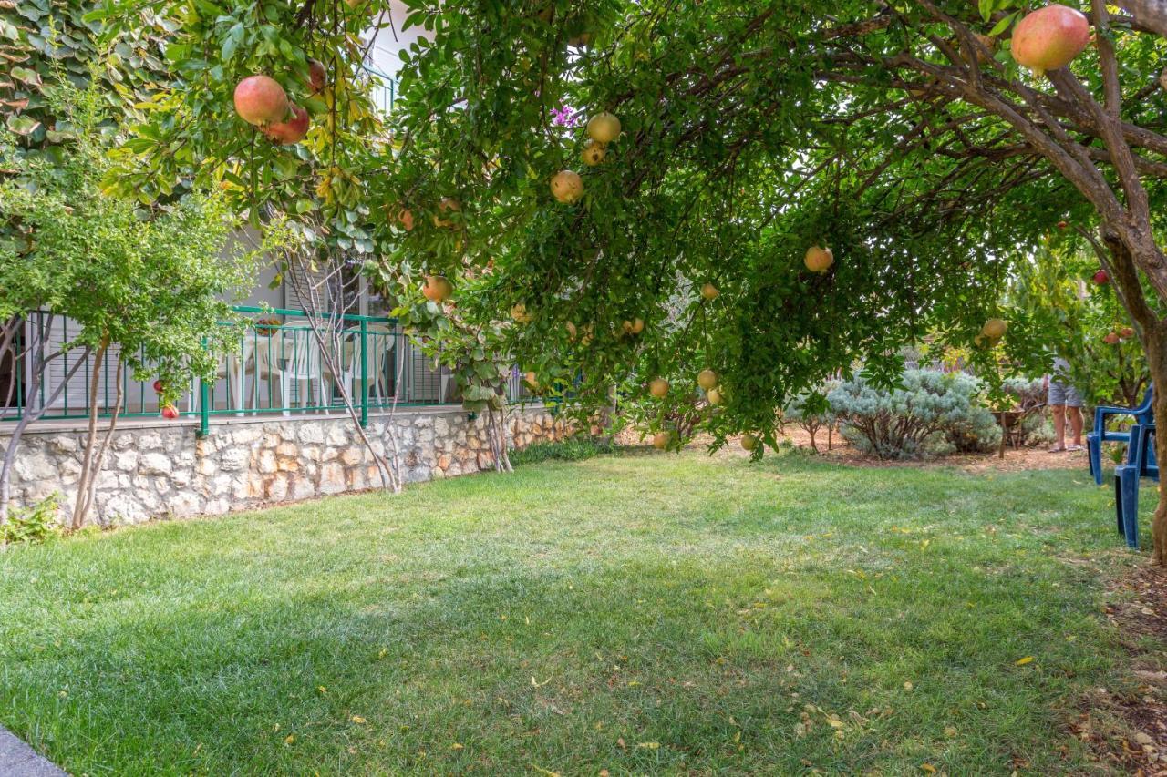 Seaside Holiday House Poljica, Trogir - 5161 Marina Exterior photo