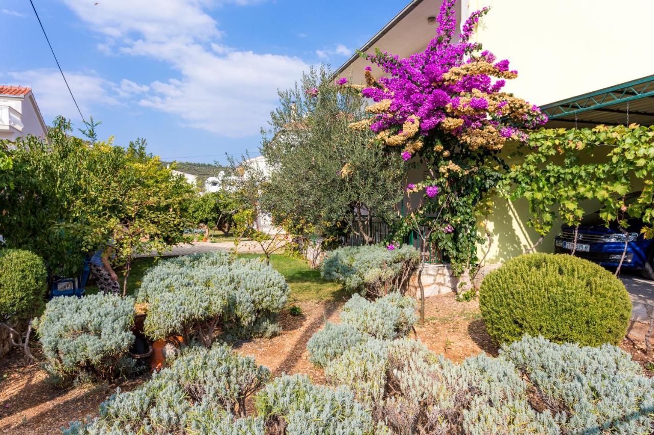 Seaside Holiday House Poljica, Trogir - 5161 Marina Exterior photo